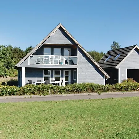 5 Bedroom Beautiful Home In Tranekaer *