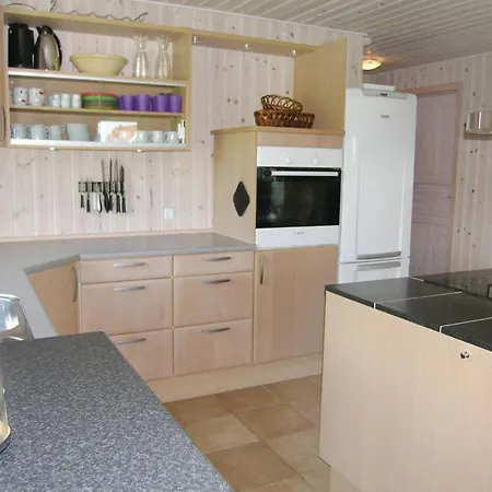 5 Bedroom Beautiful Home In Tranekaer *