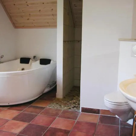 5 Bedroom Beautiful Home In Tranekaer Holiday home *