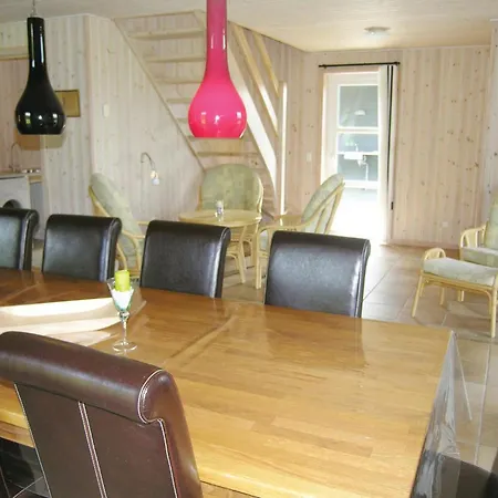 5 Bedroom Beautiful Home In Tranekaer *