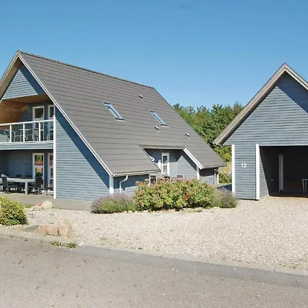 5 Bedroom Beautiful Home In Tranekaer *
